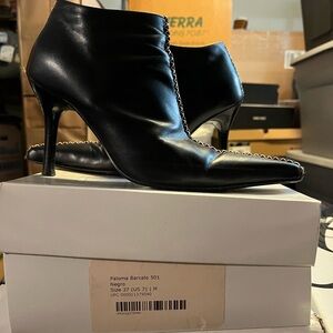 Paloma Barcelo Black Heeled Boots with Stiletto Design
